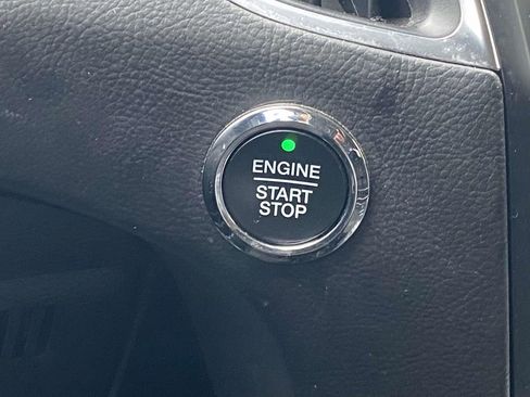 Used 2024 Ford Edge Titanium image 23