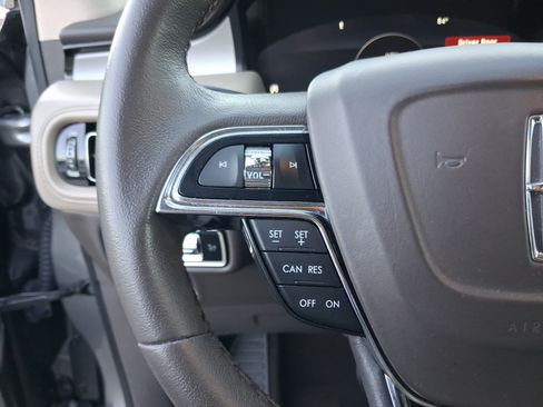 Used 2023 Lincoln Nautilus FWD image 17