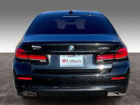 Used 2023 BMW 530i xDrive w/ Premium Package image 5