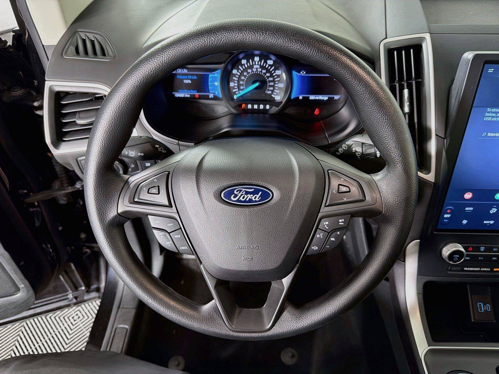 Used 2023 Ford Edge SE w/ Black Appearance Package AWD/4WD image 3