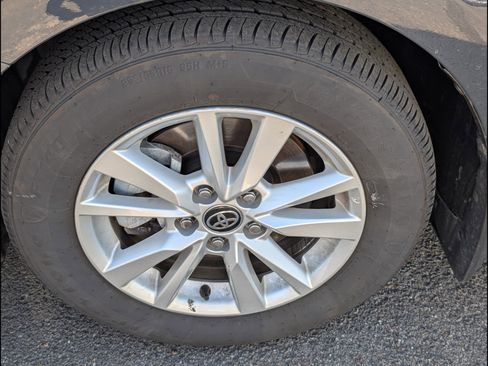 Used 2025 Toyota Camry LE FWD image 8