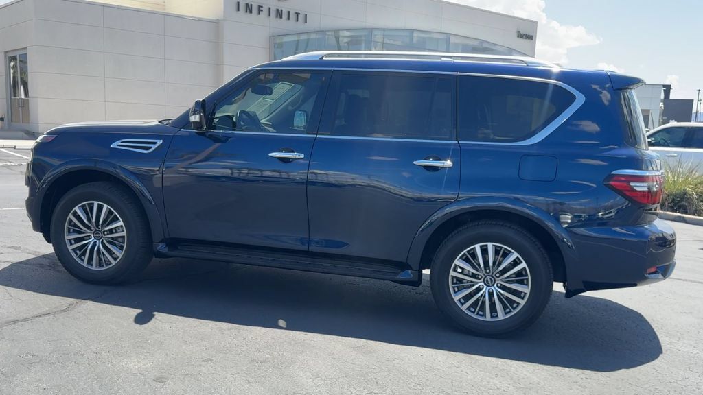Used 2024 Nissan Armada SL w/ Captain's Chairs Package AWD/4WD image 7