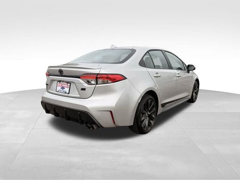 Used 2025 Toyota Corolla SE FWD image 6