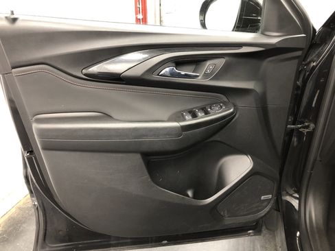 Used 2021 Chevrolet TrailBlazer RS w/ Technology Package image 14