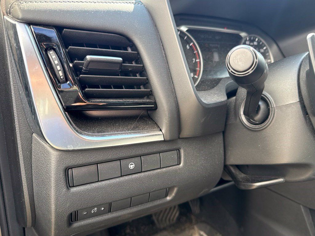 Used 2021 Nissan Rogue SV AWD/4WD image 13