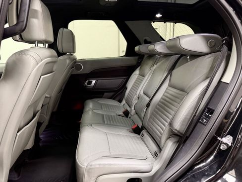 Used 2017 Land Rover Discovery HSE Luxury AWD/4WD image 17