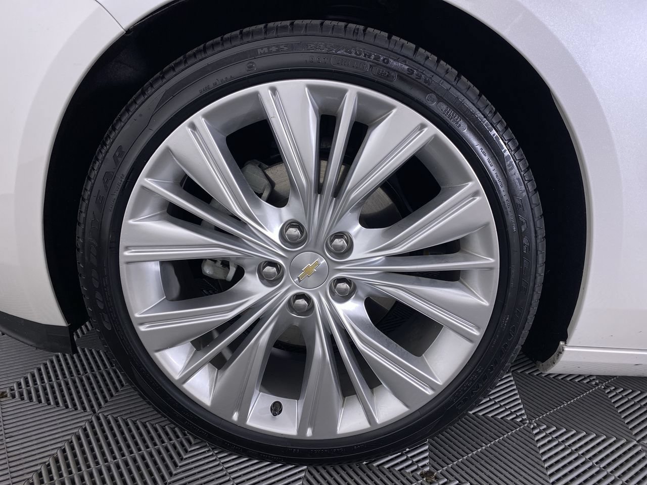 Certified 2016 Chevrolet Impala LTZ w/ Enhanced Convenience Package FWD image 17