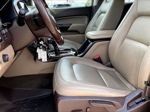 Used 2017 GMC Canyon SLT w/ Driver Alert Package image 8