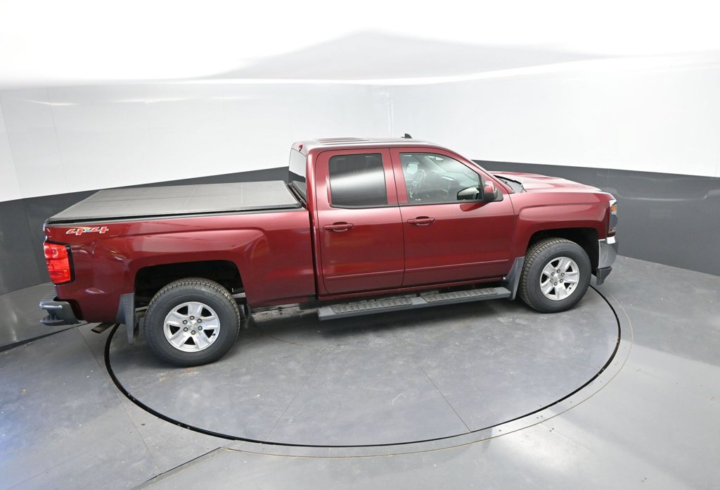 Used 2017 Chevrolet Silverado 1500 LT w/ All Star Edition AWD/4WD image 36