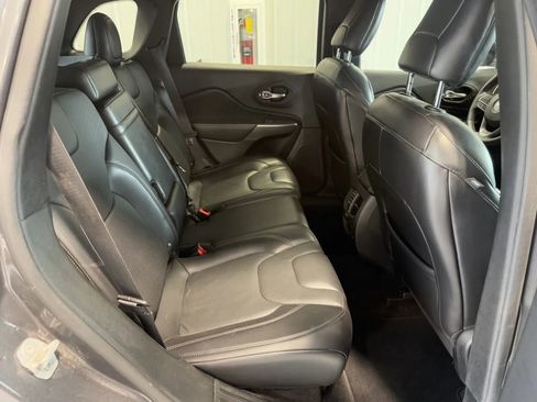 Used 2019 Jeep Cherokee Limited AWD/4WD image 22