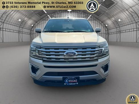 Used 2018 Ford Expedition Limited w/ Equipment Group 302A AWD/4WD image 8