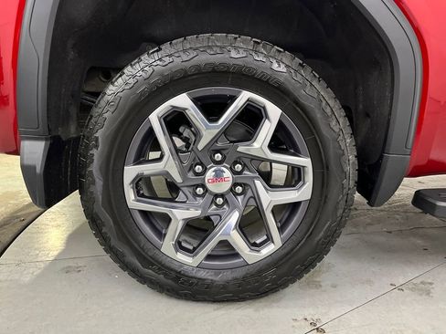 Used 2025 GMC Sierra 1500 SLT w/ SLT Premium Package image 17