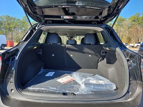 New 2026 Nissan Kicks SR image 15