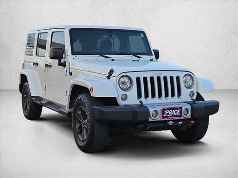 Used 2017 Jeep Wrangler Unlimited Sahara w/ Max Tow Package AWD/4WD image 3