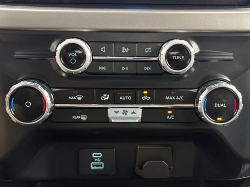 Used 2024 Ford F150 XLT AWD/4WD image 26