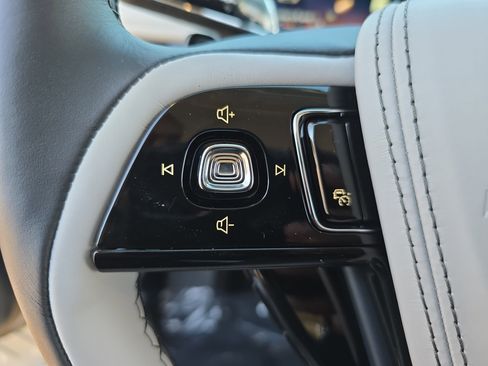 New 2026 Lincoln Aviator AWD w/ Jet Appearance Package image 18