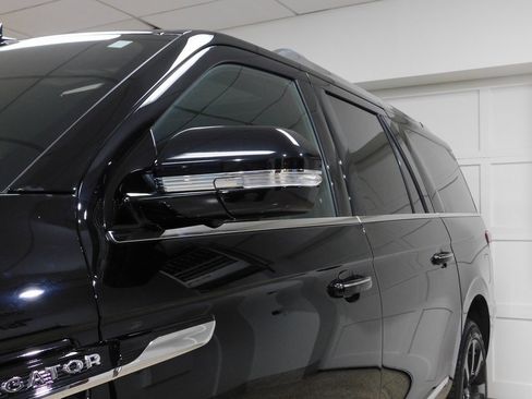 Used 2024 Lincoln Navigator L Reserve w/ Equipment Group 201A image 20