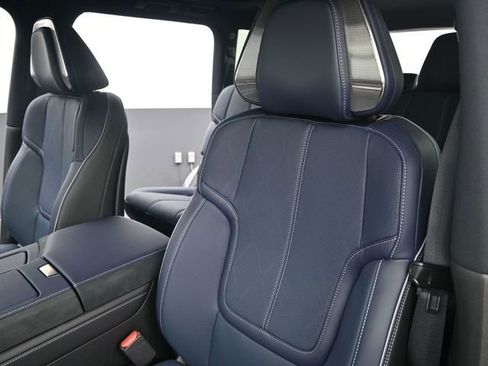 New 2026 INFINITI QX80 4WD image 13