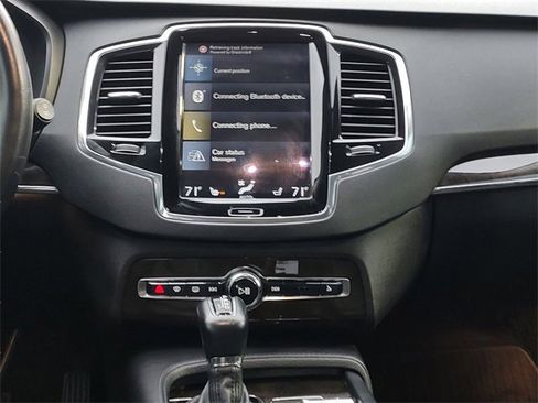 Used 2018 Volvo XC90 T6 Momentum w/ Momentum Plus Package image 16