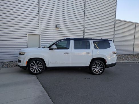 Used 2022 Jeep Grand Wagoneer Series II w/ Convenience Group III image 2