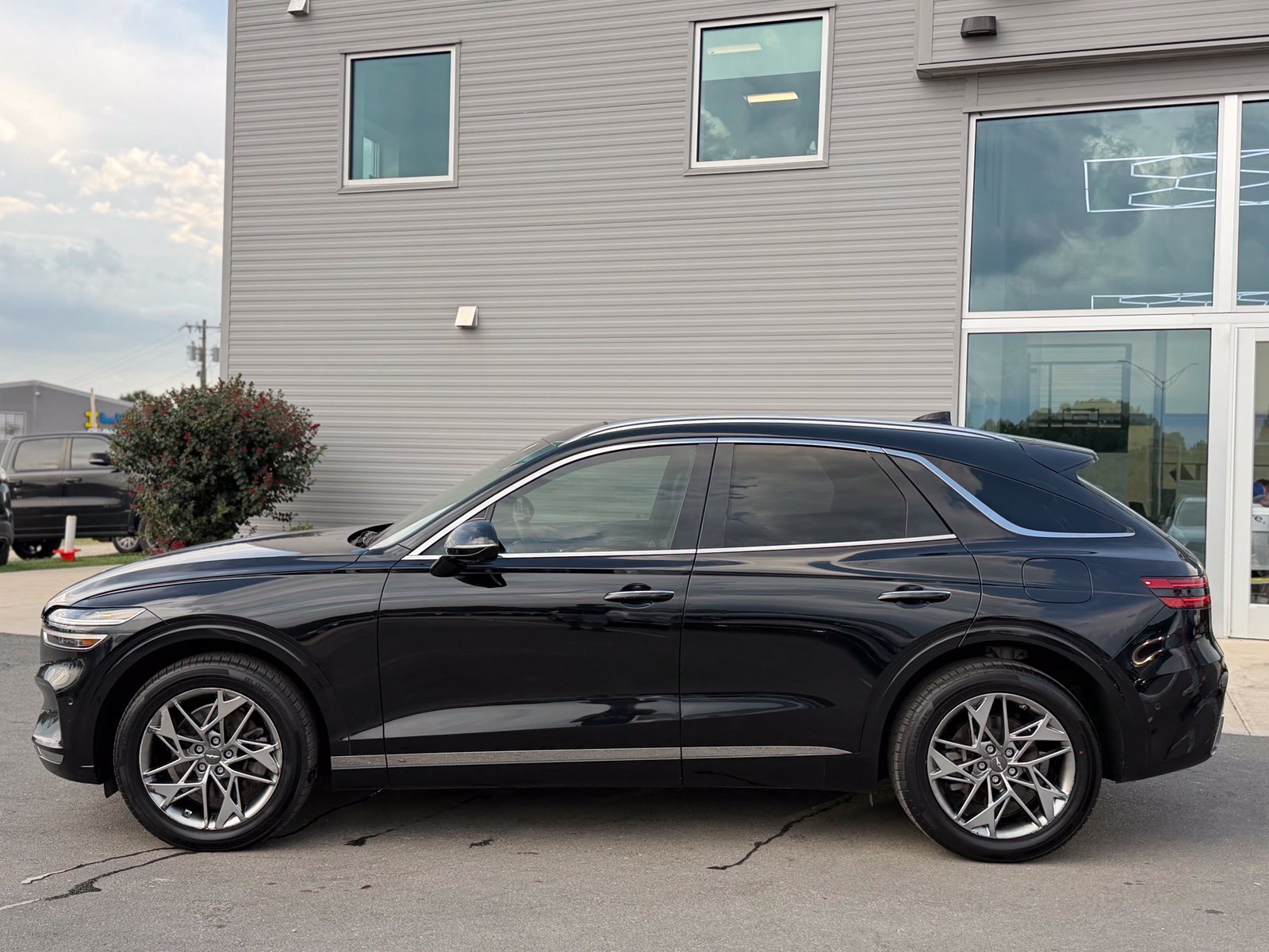 Used 2022 Genesis GV70 2.5T w/ Advanced Package AWD/4WD image 14