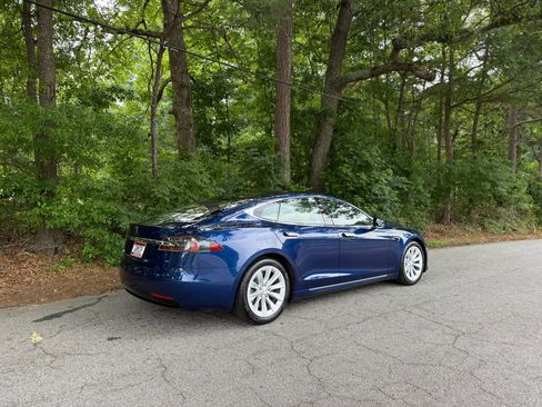 Used 2017 Tesla Model S 75 RWD image 9