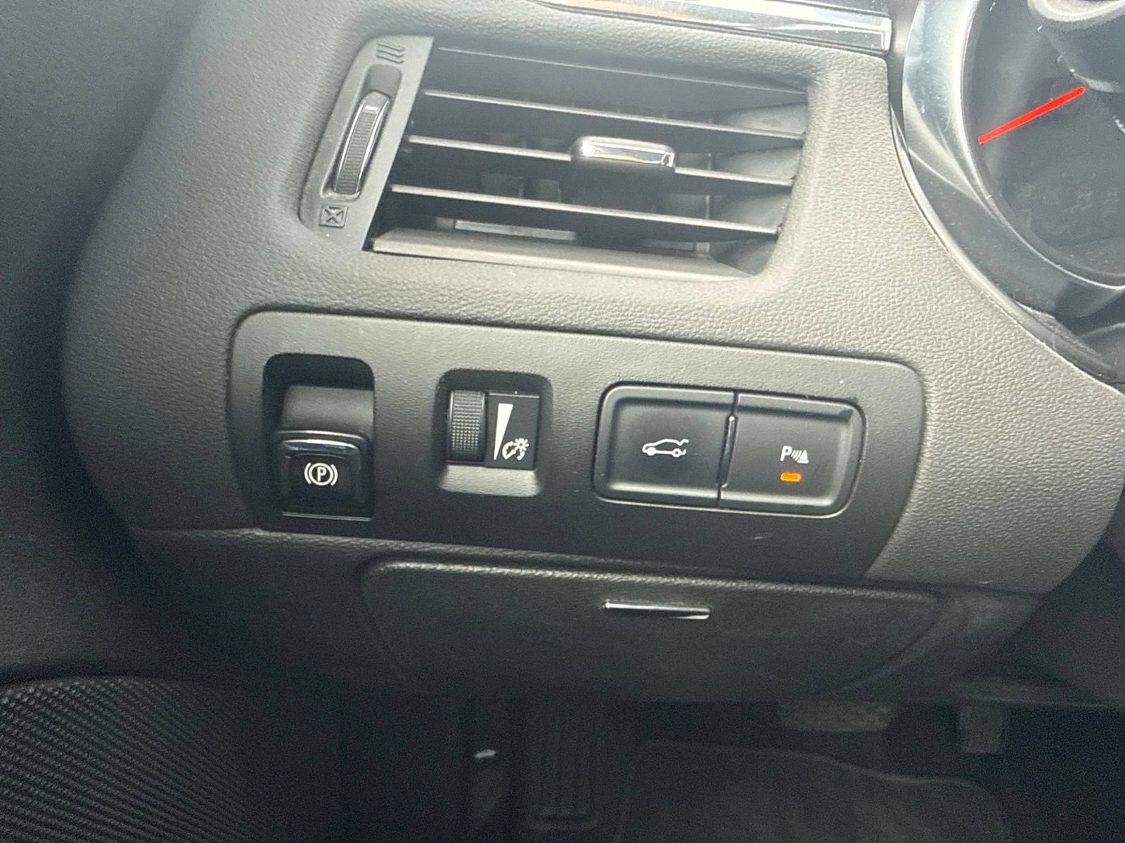 Used 2014 Chevrolet Impala LT w/ Convenience Package FWD image 32