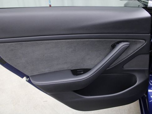 Used 2020 Tesla Model 3 Long Range image 16