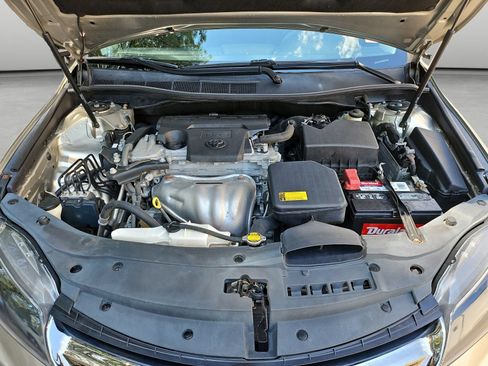 Used 2015 Toyota Camry SE FWD image 36