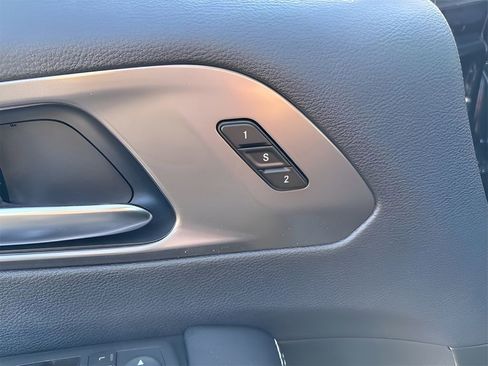 New 2026 Chrysler Pacifica Select AWD/4WD image 24