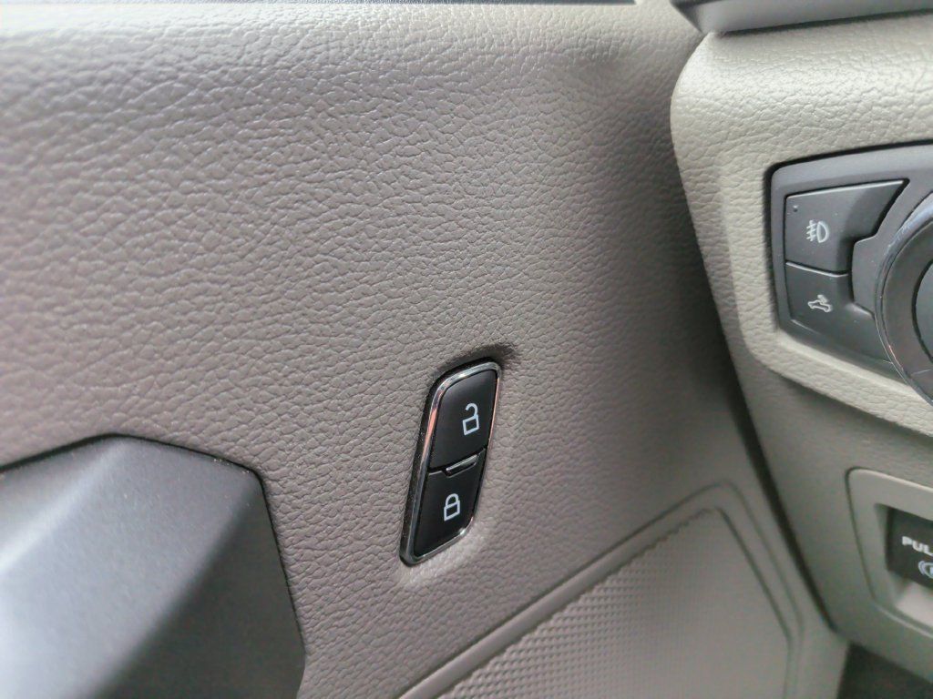 Certified 2019 Ford F150 XLT AWD/4WD image 28