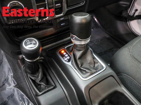 Used 2023 Jeep Wrangler Unlimited w/ Dual Top Group image 13