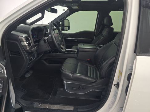Used 2025 Ford F250 Platinum AWD/4WD image 9