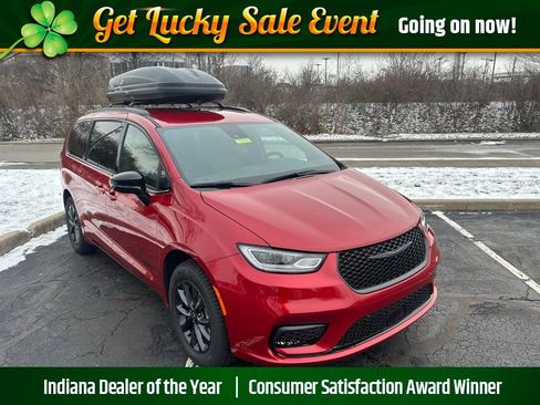 New 2026 Chrysler Pacifica Select image 1