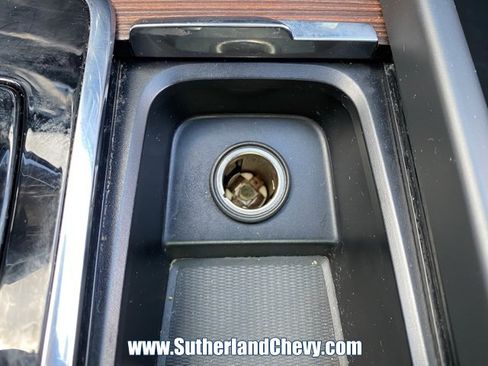 Used 2023 Volvo XC60 T8 Plus image 33