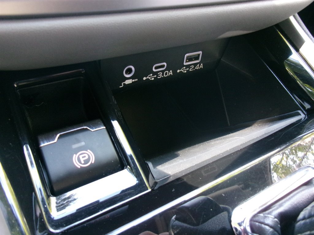 Used 2023 Subaru Outback Premium AWD/4WD image 32