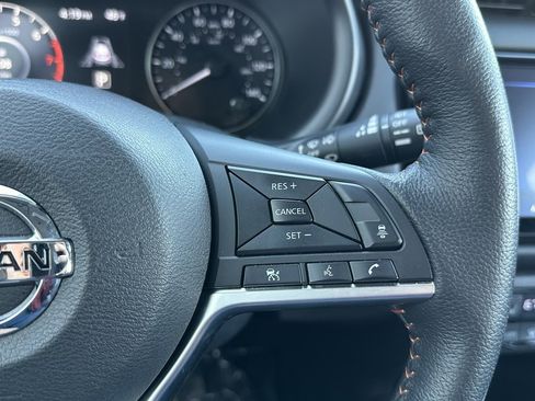 Used 2021 Nissan Kicks SR w/ SR Premium Package image 24