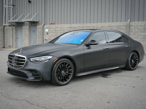 Used 2023 Mercedes-Benz S 580e 4MATIC Sedan w/ AMG Line image 11