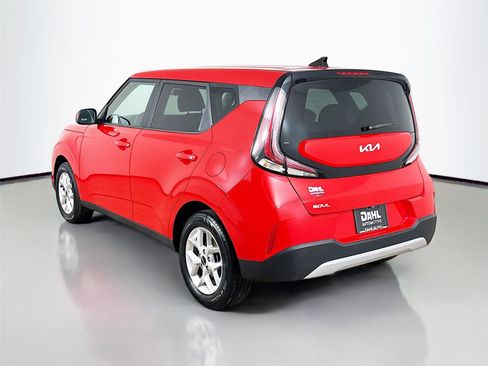 Used 2024 Kia Soul LX w/ LX Technology Package image 5