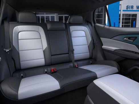 New 2026 Chevrolet Equinox EV LT image 18