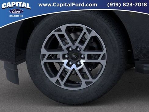 New 2025 Ford Expedition Active image 19