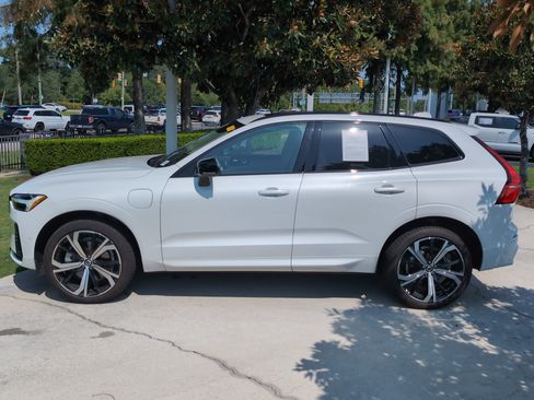 Used 2025 Volvo XC60 T8 Ultra w/ Protection Package Premier AWD/4WD image 7