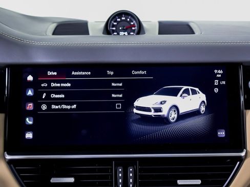 Used 2022 Porsche Cayenne S image 15