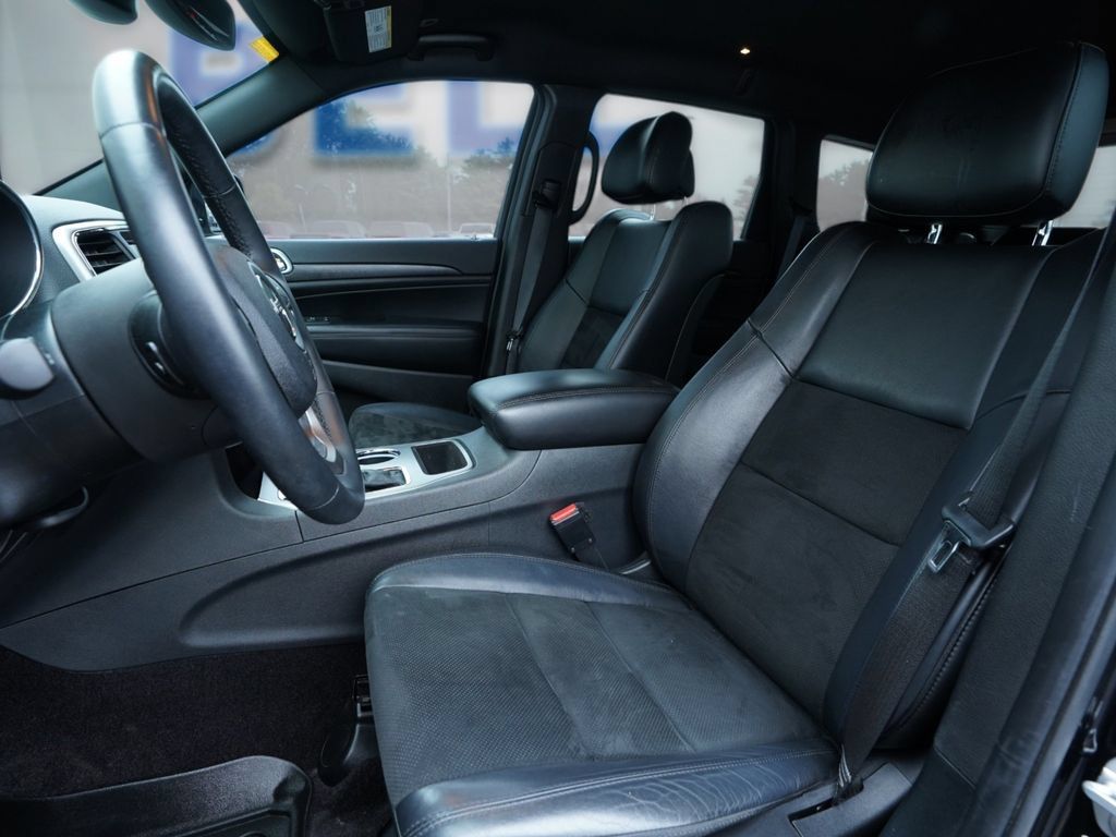 Used 2018 Jeep Grand Cherokee Altitude AWD/4WD image 12