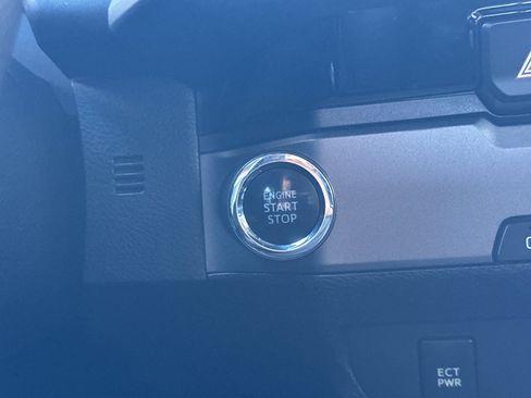 Used 2016 Toyota Tacoma TRD Sport image 20