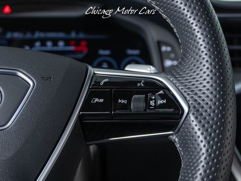 Used 2022 Audi RS 6 image 39