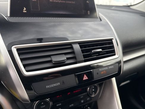 Used 2020 Mitsubishi Eclipse Cross LE image 27