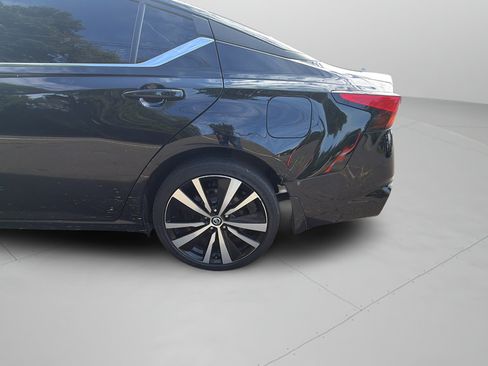 Used 2022 Nissan Altima 2.5 SR FWD image 34