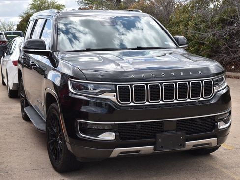 Used 2022 Jeep Wagoneer Series III w/ Rear Seat Video Group 1 image 4