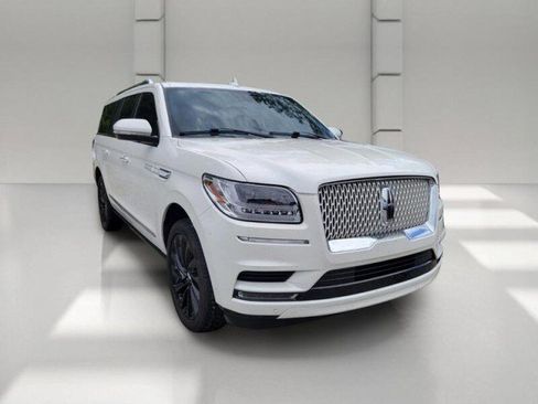 Used 2021 Lincoln Navigator L Reserve RWD image 3
